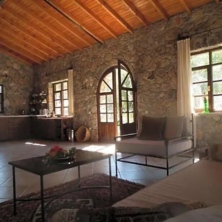 فيلة Sleeps 7 Pool Air Con *