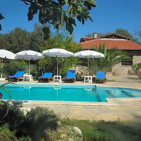فيلة Sleeps 7 Pool Air Con