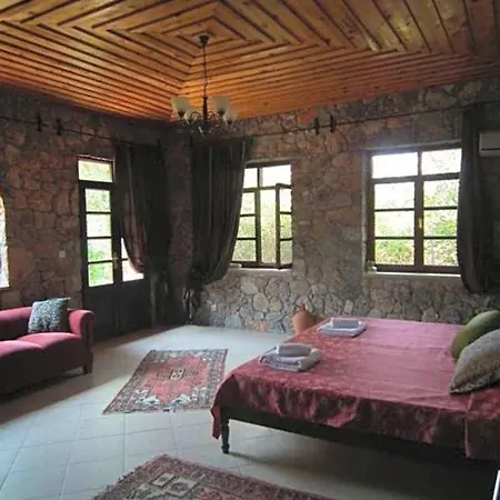 فيلة Sleeps 7 Pool Air Con