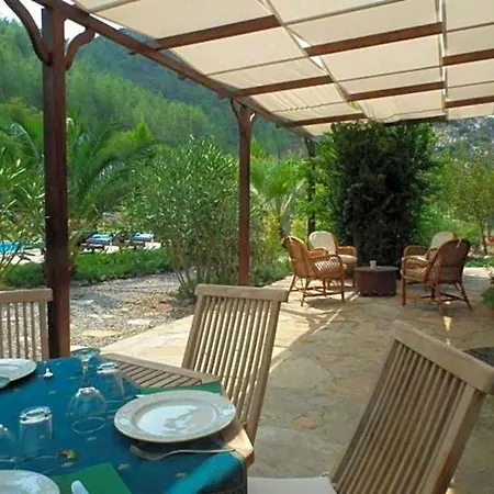 فيلة Sleeps 7 Pool Air Con